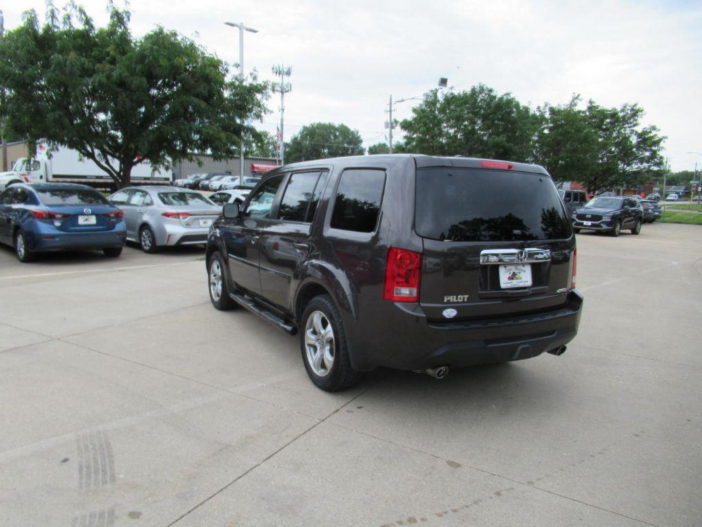 2013 GRAY HONDA PILOT EXL (5FNYF4H72DB) with an 3.5L engine, Automatic transmission, located at 908 SE 14th Street, Des Moines, IA, 50317, (515) 281-0330, 41.580303, -93.597046 - Photo#6