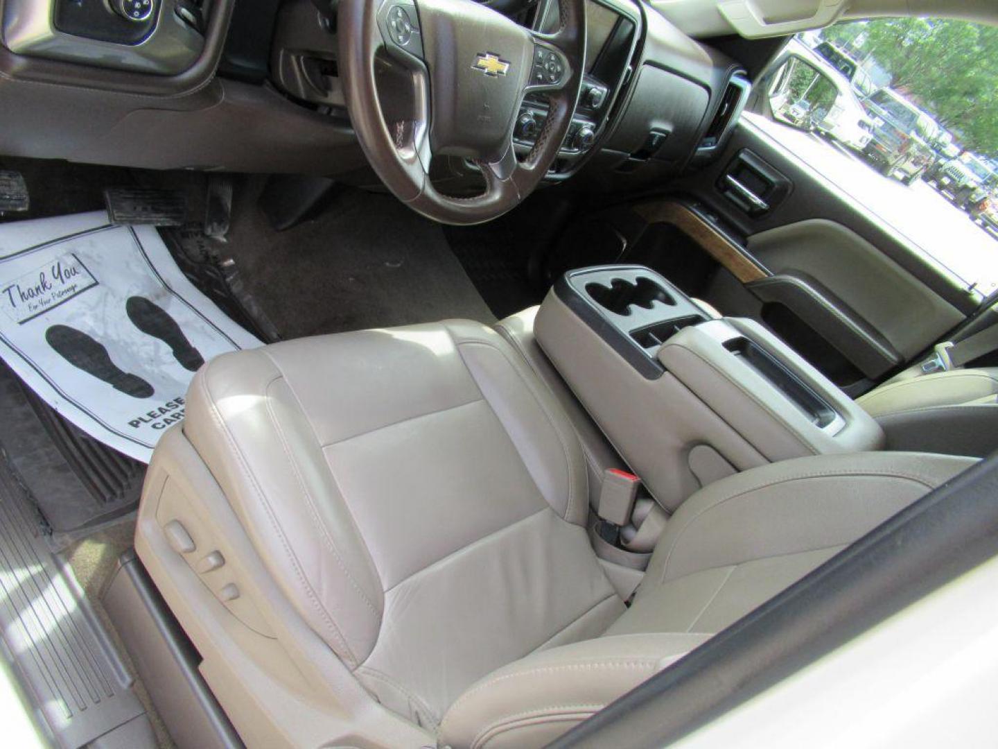 2014 WHITE CHEVROLET SILVERADO 1500 CREW CAB LTZ (3GCUKSEC9EG) with an 5.3L engine, Automatic transmission, located at 908 SE 14th Street, Des Moines, IA, 50317, (515) 281-0330, 41.580303, -93.597046 - Photo#16