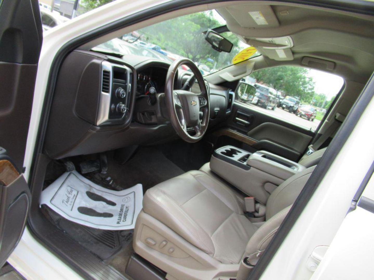 2014 WHITE CHEVROLET SILVERADO 1500 CREW CAB LTZ (3GCUKSEC9EG) with an 5.3L engine, Automatic transmission, located at 908 SE 14th Street, Des Moines, IA, 50317, (515) 281-0330, 41.580303, -93.597046 - Photo#25