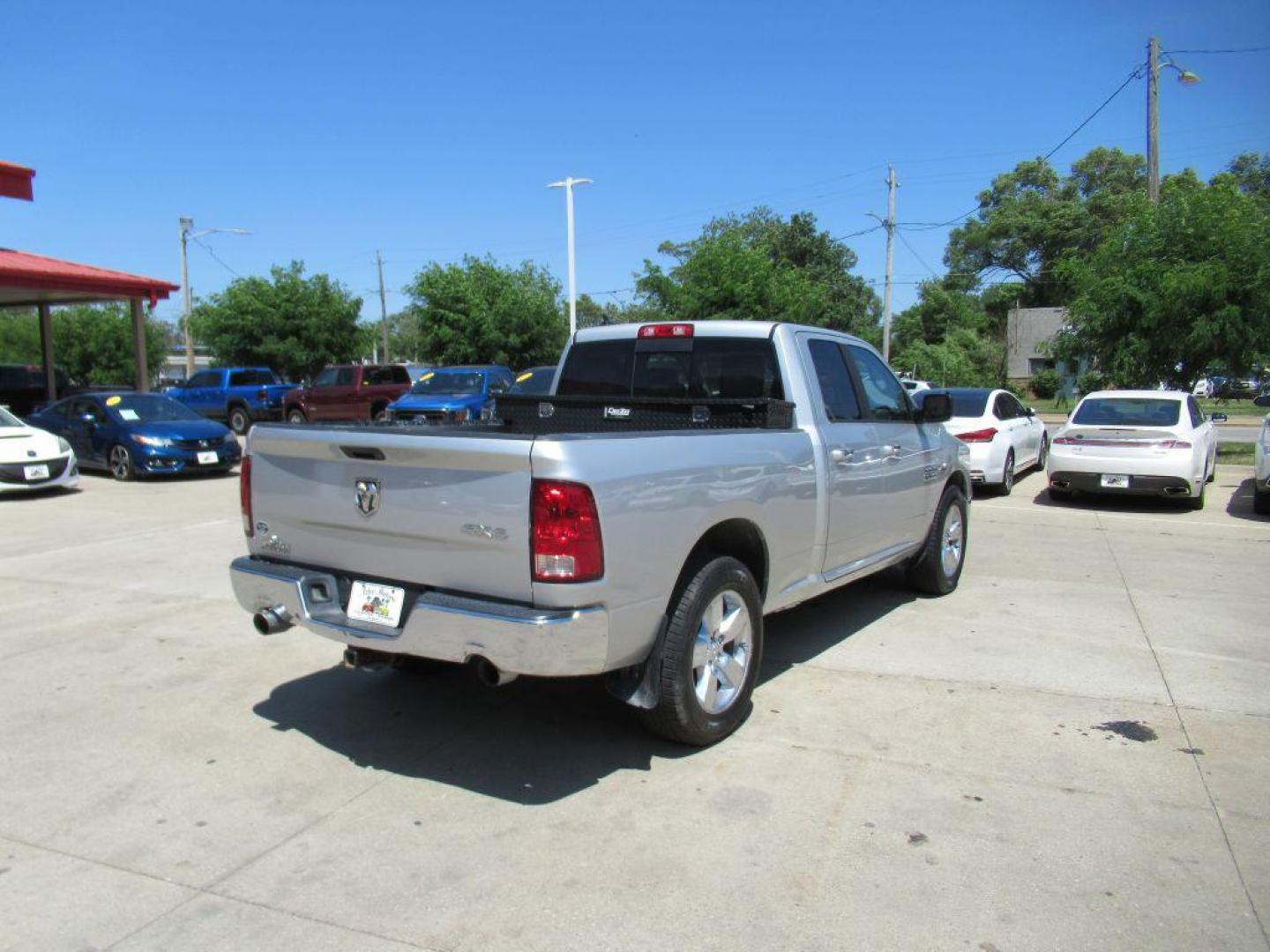 2013 SILVER RAM QUAD CAB 1500 SLT (1C6RR7GT6DS) with an 5.7L engine, Automatic transmission, located at 908 SE 14th Street, Des Moines, IA, 50317, (515) 281-0330, 41.580303, -93.597046 - Photo#4