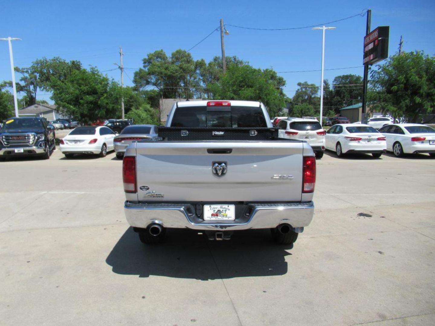 2013 SILVER RAM QUAD CAB 1500 SLT (1C6RR7GT6DS) with an 5.7L engine, Automatic transmission, located at 908 SE 14th Street, Des Moines, IA, 50317, (515) 281-0330, 41.580303, -93.597046 - Photo#5