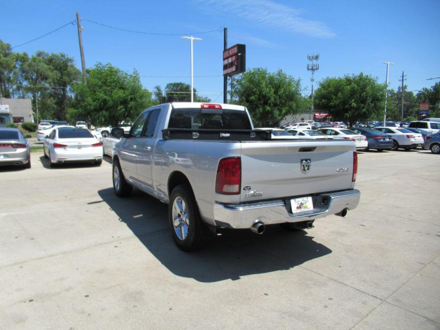 2013 SILVER RAM QUAD CAB 1500 SLT (1C6RR7GT6DS) with an 5.7L engine, Automatic transmission, located at 908 SE 14th Street, Des Moines, IA, 50317, (515) 281-0330, 41.580303, -93.597046 - Photo#6