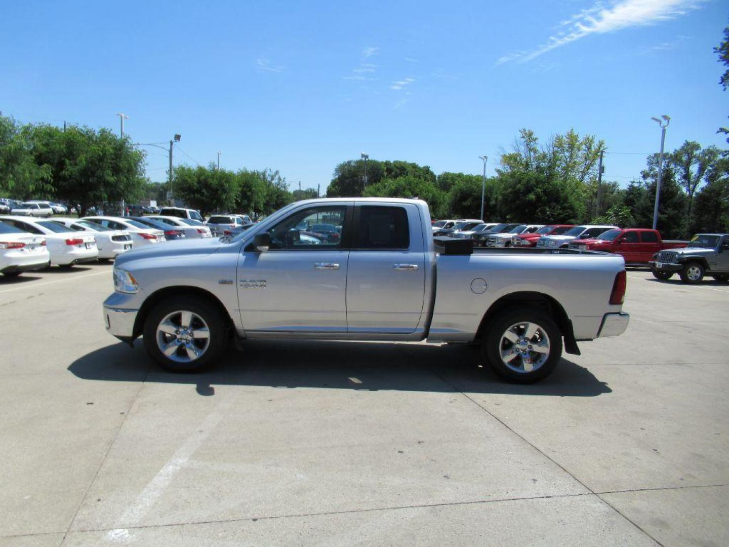 2013 SILVER RAM QUAD CAB 1500 SLT (1C6RR7GT6DS) with an 5.7L engine, Automatic transmission, located at 908 SE 14th Street, Des Moines, IA, 50317, (515) 281-0330, 41.580303, -93.597046 - Photo#7