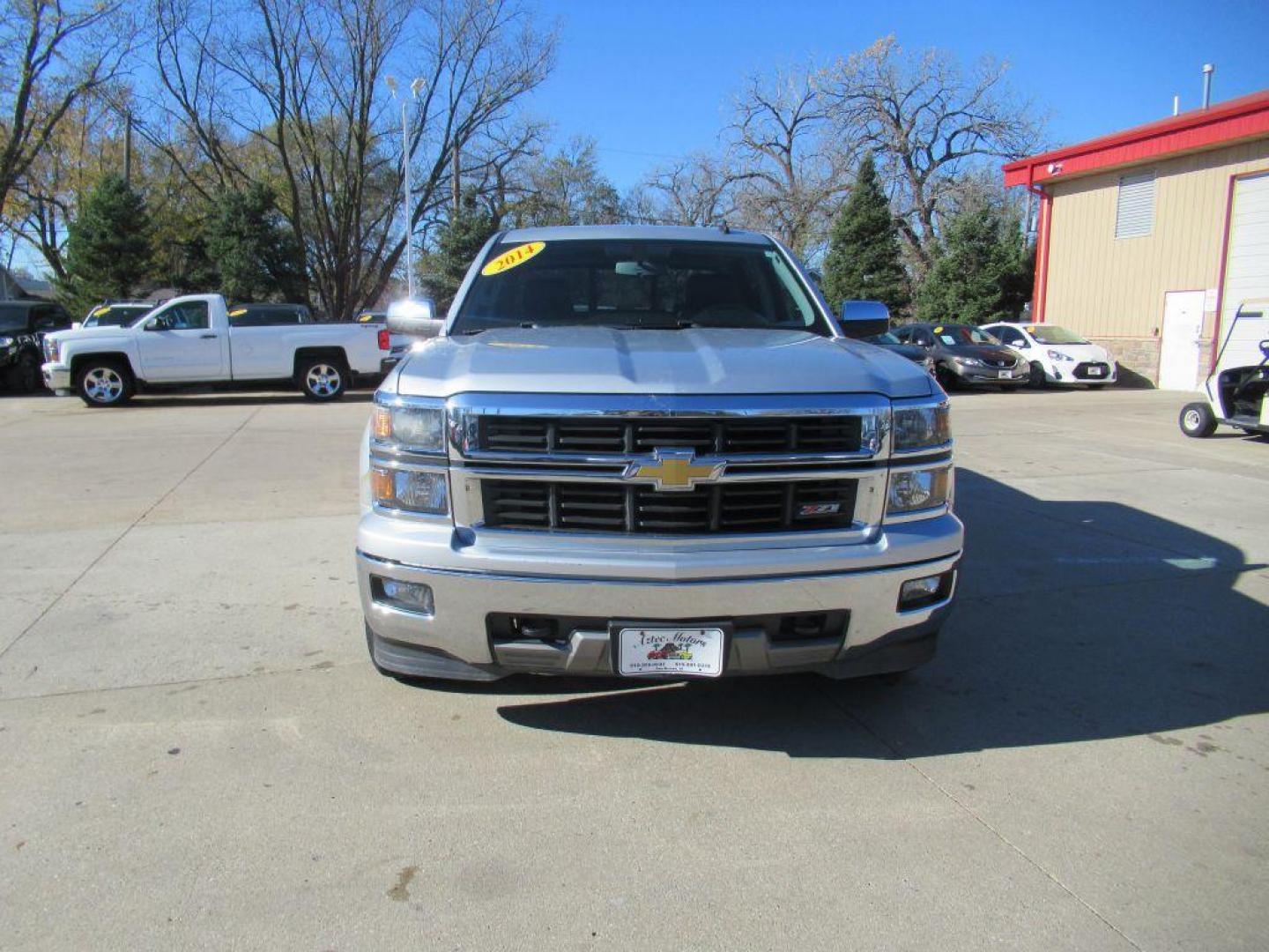 2014 SILVER CHEVROLET SILVERADO 1500 LT (3GCUKREH2EG) with an 4.3L engine, Automatic transmission, located at 908 SE 14th Street, Des Moines, IA, 50317, (515) 281-0330, 41.580303, -93.597046 - Photo#1