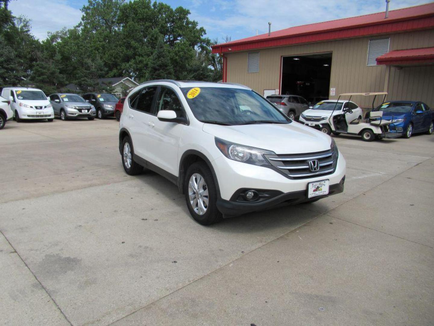 2014 WHITE HONDA CR-V EXL (5J6RM4H78EL) with an 2.4L engine, Automatic transmission, located at 908 SE 14th Street, Des Moines, IA, 50317, (515) 281-0330, 41.580303, -93.597046 - Photo#2