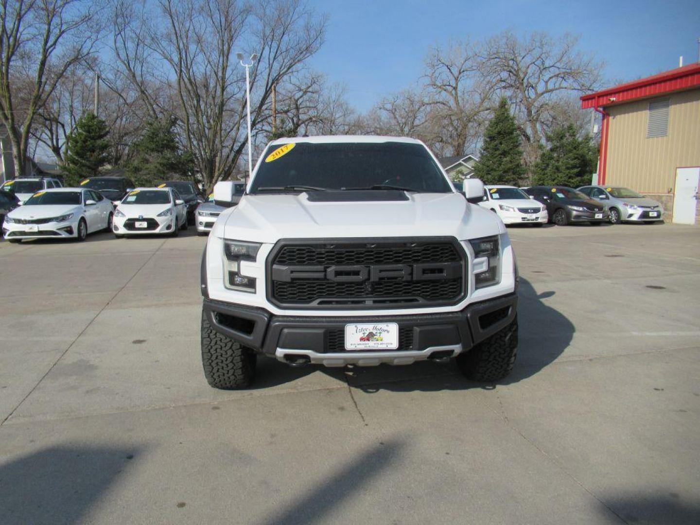 2017 WHITE FORD F150 RAPTOR (1FTFW1RG8HF) with an 3.5L engine, Automatic transmission, located at 908 SE 14th Street, Des Moines, IA, 50317, (515) 281-0330, 41.580303, -93.597046 - Photo#1