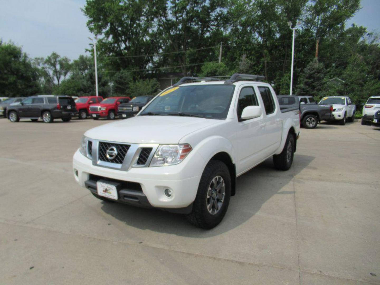 2014 WHITE NISSAN FRONTIER S (1N6AD0EV2EN) with an 4.0L engine, Automatic transmission, located at 908 SE 14th Street, Des Moines, IA, 50317, (515) 281-0330, 41.580303, -93.597046 - Photo#0