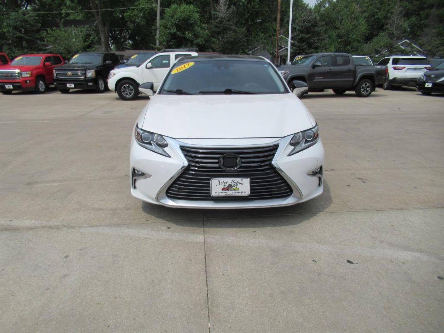 2017 WHITE LEXUS ES 350 (58ABK1GG0HU) with an 3.5L engine, Automatic transmission, located at 908 SE 14th Street, Des Moines, IA, 50317, (515) 281-0330, 41.580303, -93.597046 - Photo#1