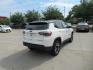 2018 WHITE JEEP COMPASS TRAILHAWK (3C4NJDDB4JT) with an 2.4L engine, Automatic transmission, located at 908 SE 14th Street, Des Moines, IA, 50317, (515) 281-0330, 41.580303, -93.597046 - Photo#4