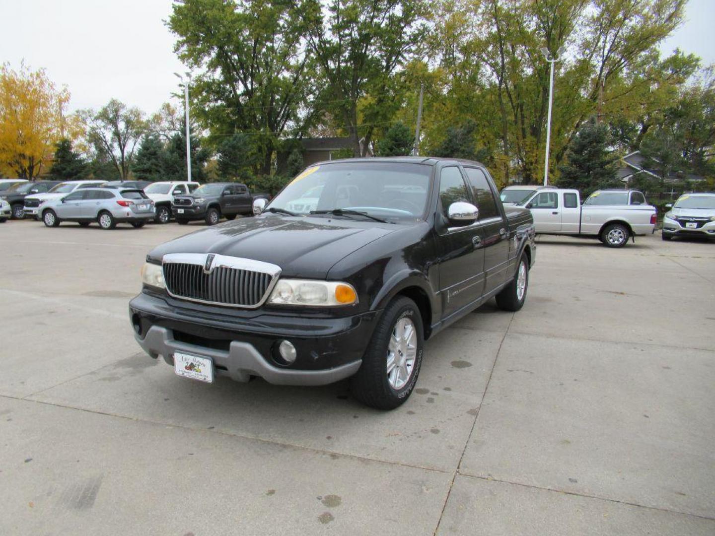 2002 BLACK LINCOLN BLACKWOOD (5LTEW05A32K) with an 5.4L engine, Automatic transmission, located at 908 SE 14th Street, Des Moines, IA, 50317, (515) 281-0330, 41.580303, -93.597046 - Photo#0