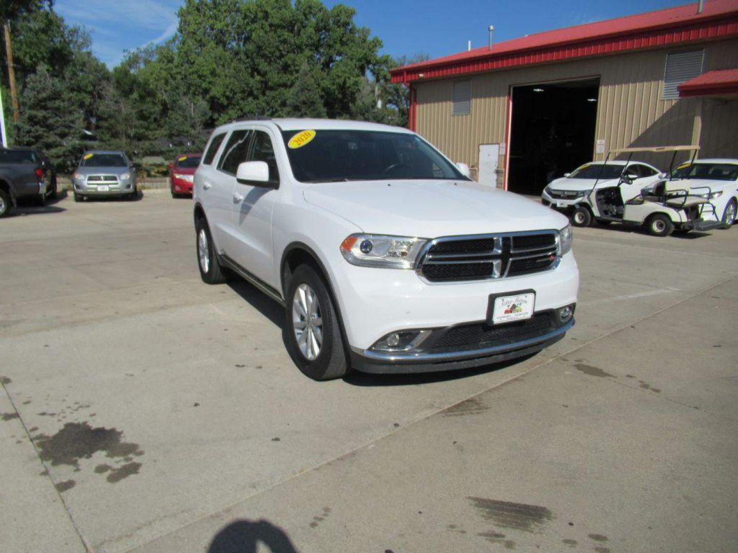 2020 WHITE DODGE DURANGO SXT (1C4RDJAGXLC) with an 3.6L engine, Automatic transmission, located at 908 SE 14th Street, Des Moines, IA, 50317, (515) 281-0330, 41.580303, -93.597046 - Photo#2