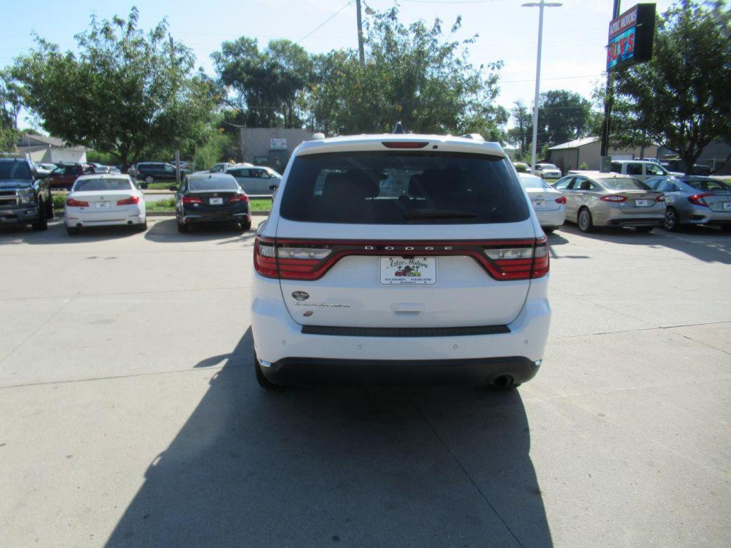 2020 WHITE DODGE DURANGO SXT (1C4RDJAGXLC) with an 3.6L engine, Automatic transmission, located at 908 SE 14th Street, Des Moines, IA, 50317, (515) 281-0330, 41.580303, -93.597046 - Photo#5