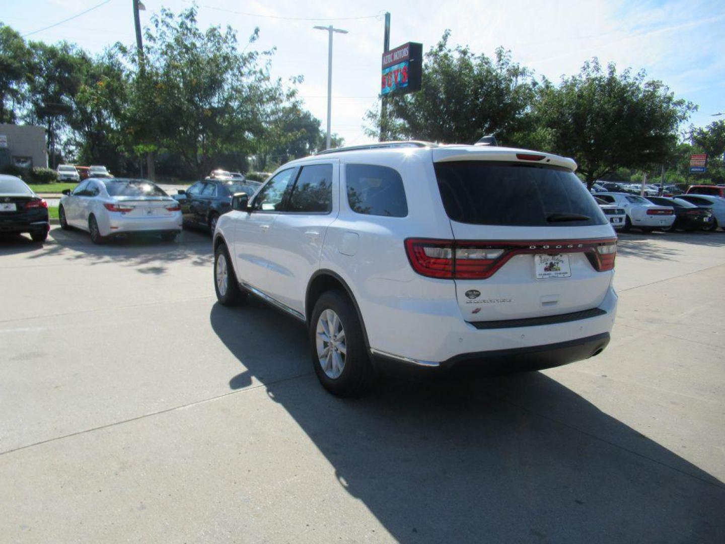 2020 WHITE DODGE DURANGO SXT (1C4RDJAGXLC) with an 3.6L engine, Automatic transmission, located at 908 SE 14th Street, Des Moines, IA, 50317, (515) 281-0330, 41.580303, -93.597046 - Photo#6