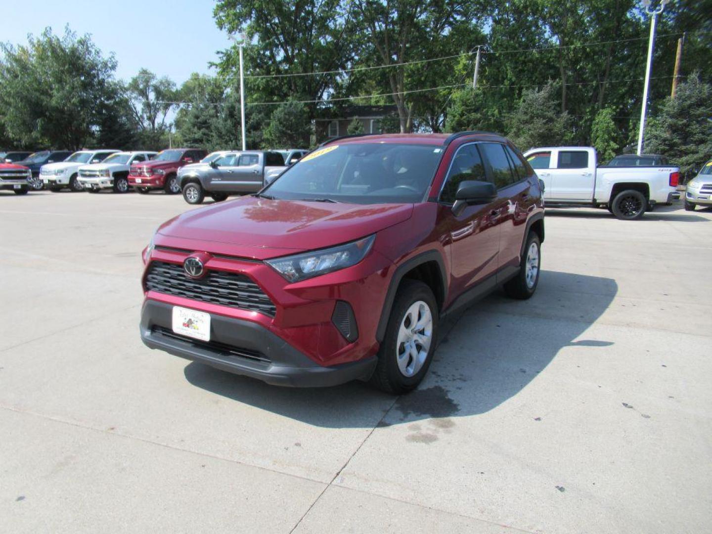 2019 RED TOYOTA RAV4 LE (JTMH1RFV3KJ) with an 2.5L engine, Automatic transmission, located at 908 SE 14th Street, Des Moines, IA, 50317, (515) 281-0330, 41.580303, -93.597046 - Photo#0