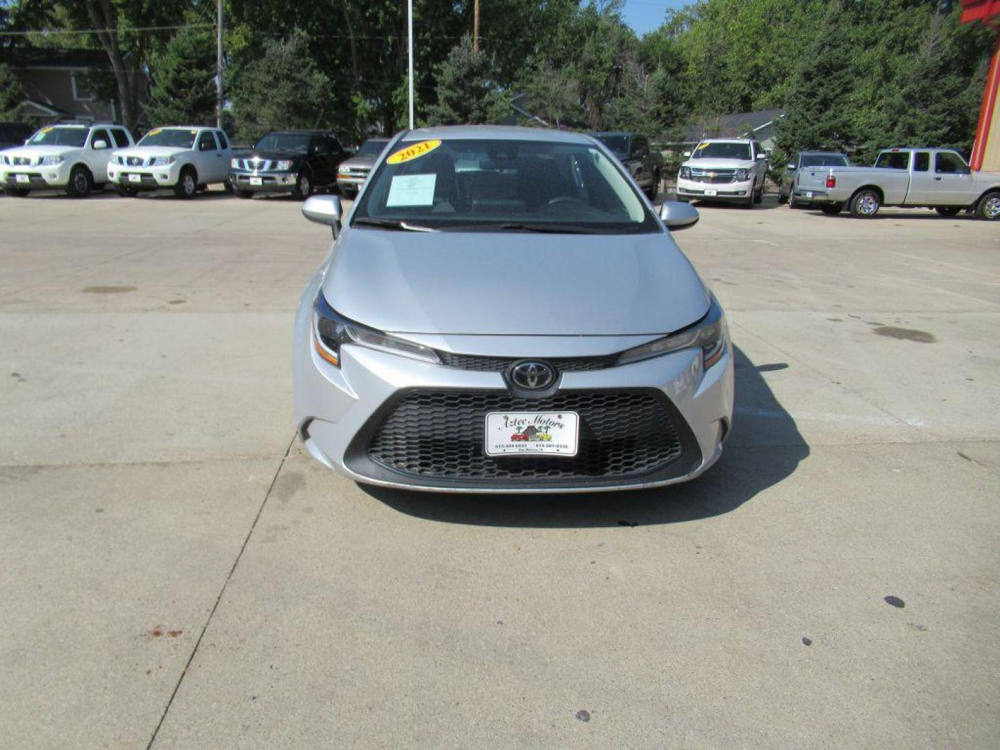 2021 SILVER TOYOTA COROLLA LE (5YFEPMAEXMP) with an 1.8L engine, Continuously Variable transmission, located at 908 SE 14th Street, Des Moines, IA, 50317, (515) 281-0330, 41.580303, -93.597046 - Photo#1