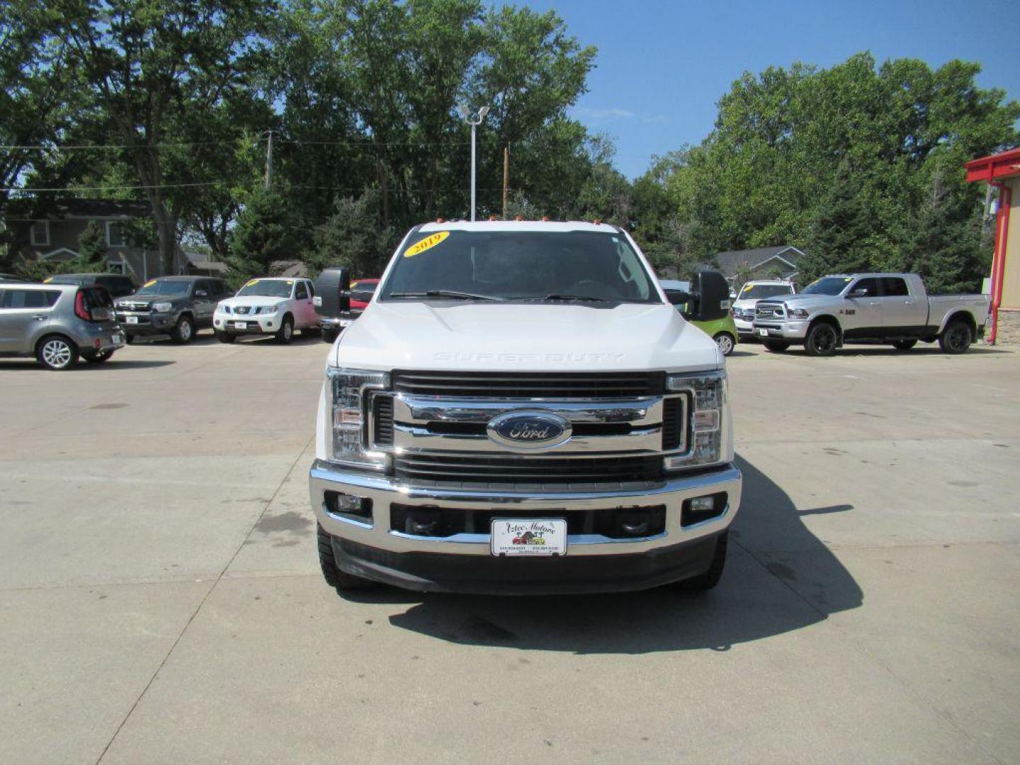 2019 WHITE FORD F250 SUPER DUTY (1FT7W2BT3KE) with an 6.7L engine, Automatic transmission, located at 908 SE 14th Street, Des Moines, IA, 50317, (515) 281-0330, 41.580303, -93.597046 - Photo#1