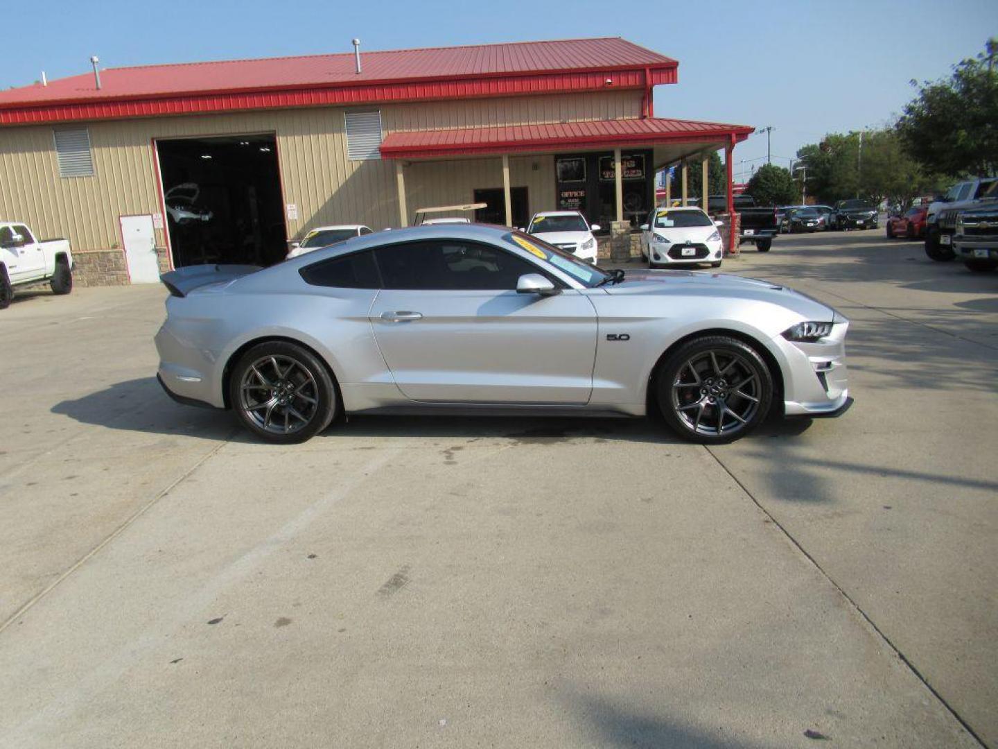 2019 SILVER FORD MUSTANG GT (1FA6P8CF6K5) with an 5.0L engine, 6-Speed Manual transmission, located at 908 SE 14th Street, Des Moines, IA, 50317, (515) 281-0330, 41.580303, -93.597046 - Photo#3