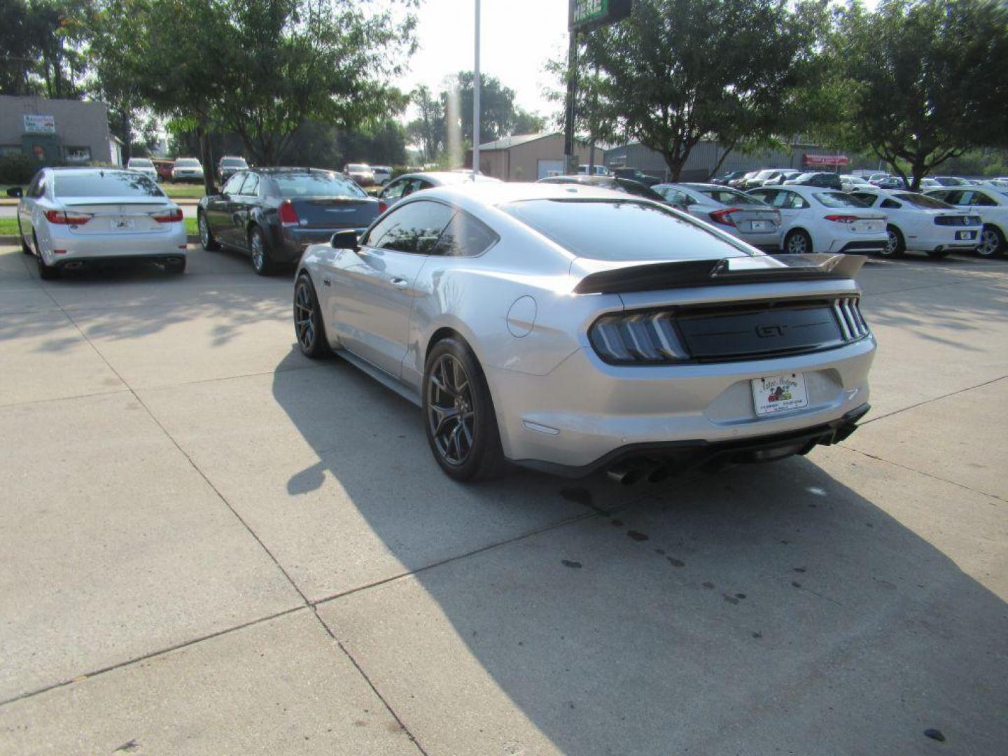 2019 SILVER FORD MUSTANG GT (1FA6P8CF6K5) with an 5.0L engine, 6-Speed Manual transmission, located at 908 SE 14th Street, Des Moines, IA, 50317, (515) 281-0330, 41.580303, -93.597046 - Photo#6