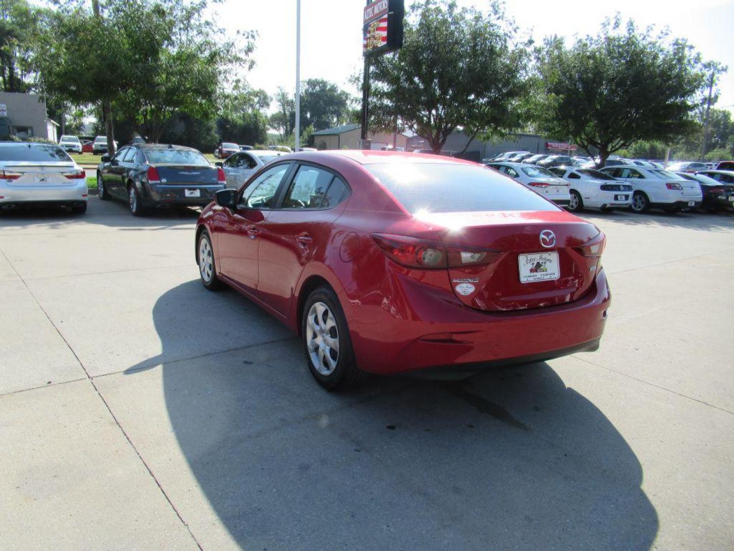 2015 RED MAZDA 3 SPORT (3MZBM1U75FM) with an 2.0L engine, Automatic transmission, located at 908 SE 14th Street, Des Moines, IA, 50317, (515) 281-0330, 41.580303, -93.597046 - Photo#6