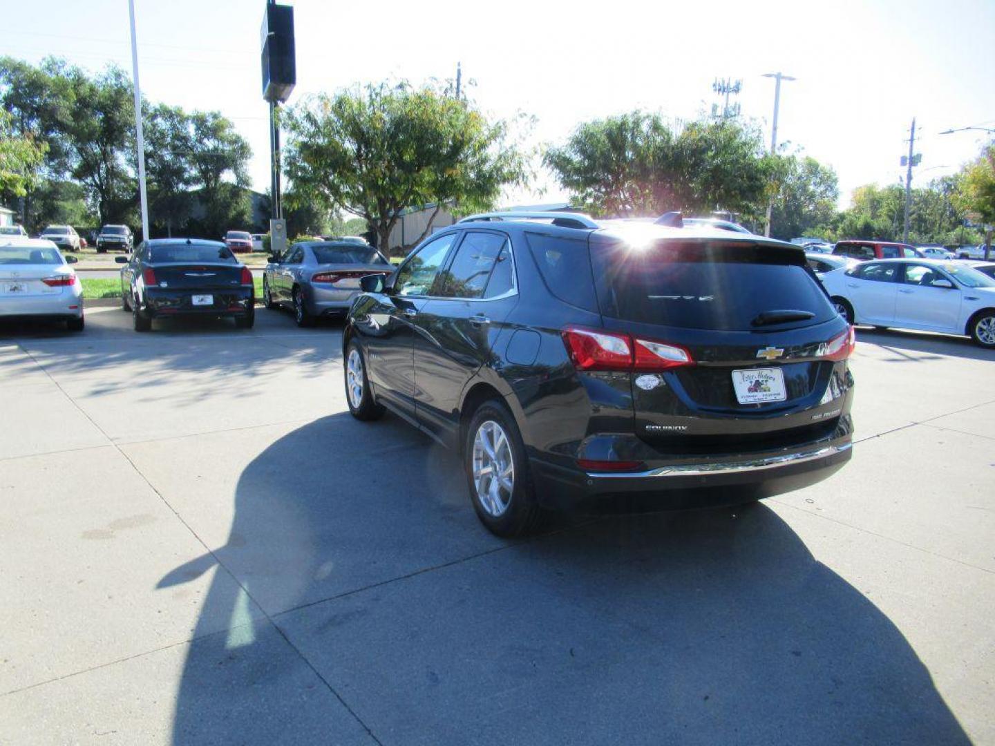 2020 GRAY CHEVROLET EQUINOX PREMIER (2GNAXXEVXL6) with an 1.5L engine, Automatic transmission, located at 908 SE 14th Street, Des Moines, IA, 50317, (515) 281-0330, 41.580303, -93.597046 - Photo#6