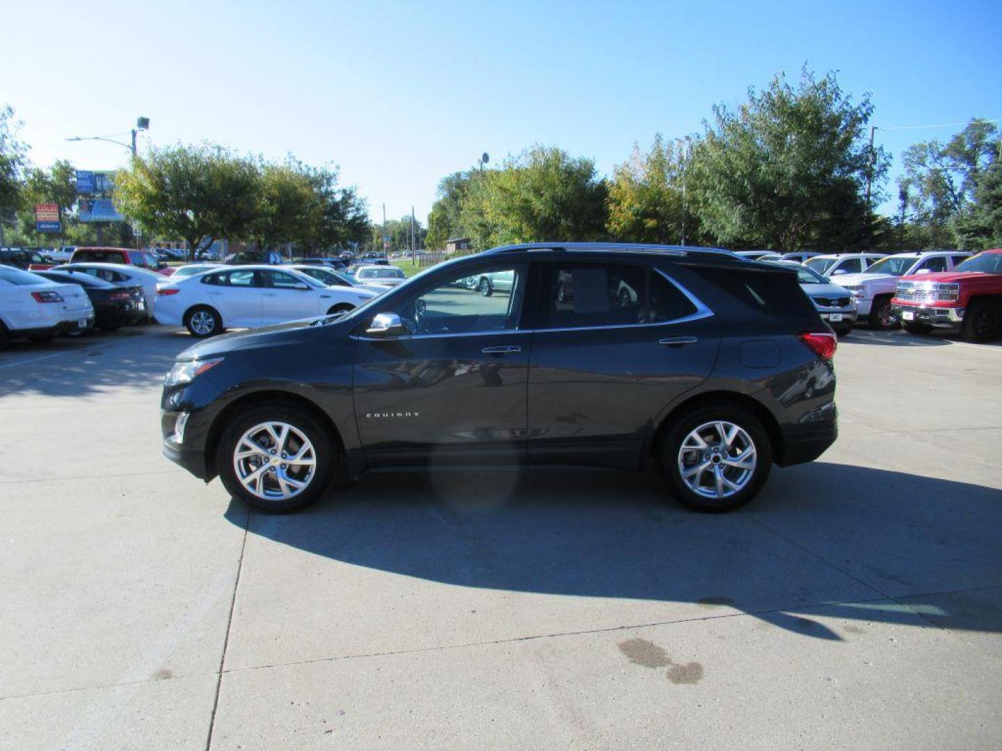 2020 GRAY CHEVROLET EQUINOX PREMIER (2GNAXXEVXL6) with an 1.5L engine, Automatic transmission, located at 908 SE 14th Street, Des Moines, IA, 50317, (515) 281-0330, 41.580303, -93.597046 - Photo#7