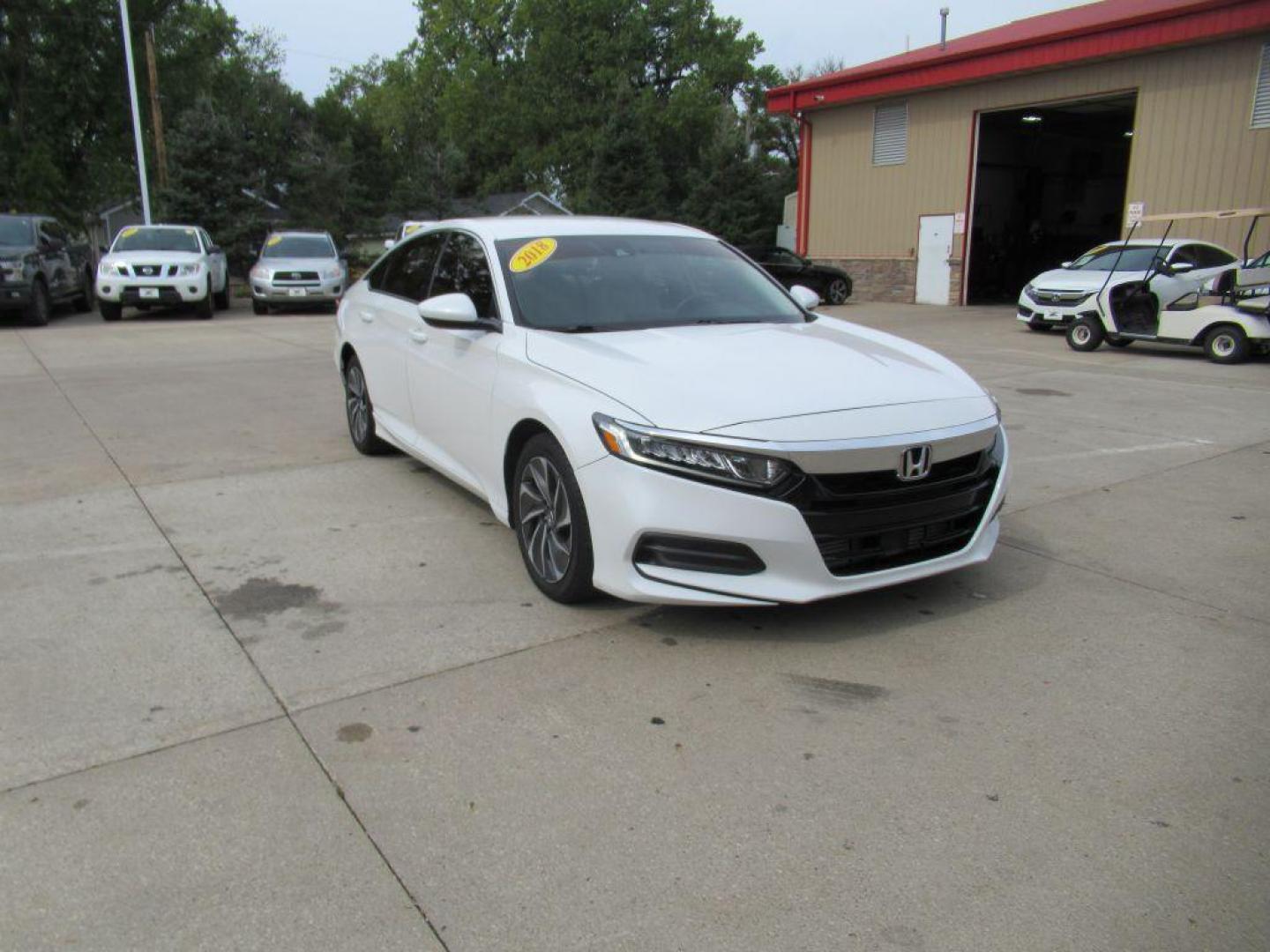 2018 WHITE HONDA ACCORD LX (1HGCV1F12JA) with an 1.5L engine, Continuously Variable transmission, located at 908 SE 14th Street, Des Moines, IA, 50317, (515) 281-0330, 41.580303, -93.597046 - Photo#2