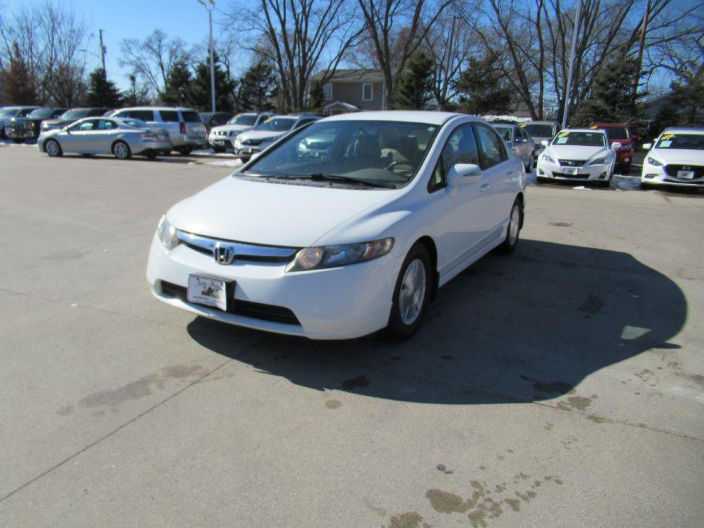 2008 WHITE HONDA CIVIC HYBRID (JHMFA36238S) with an 1.3L engine, Continuously Variable transmission, located at 908 SE 14th Street, Des Moines, IA, 50317, (515) 281-0330, 41.580303, -93.597046 - Photo#0