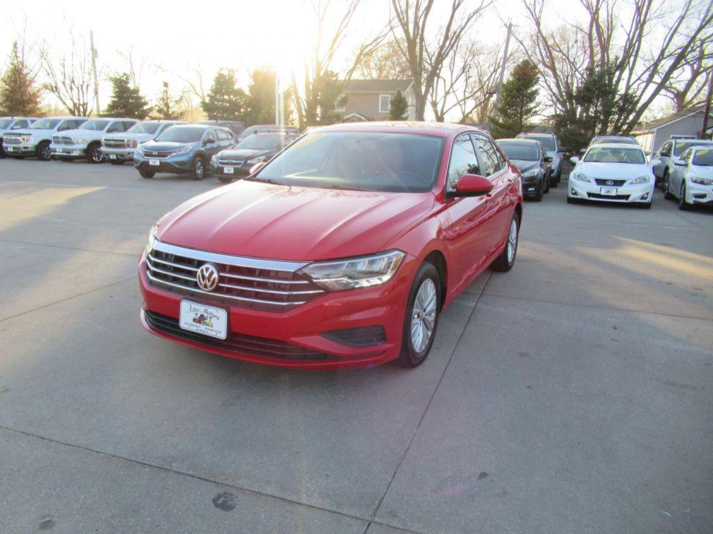 2020 RED VOLKSWAGEN JETTA S (3VWCB7BU3LM) with an 1.4L engine, Automatic transmission, located at 908 SE 14th Street, Des Moines, IA, 50317, (515) 281-0330, 41.580303, -93.597046 - Photo#0