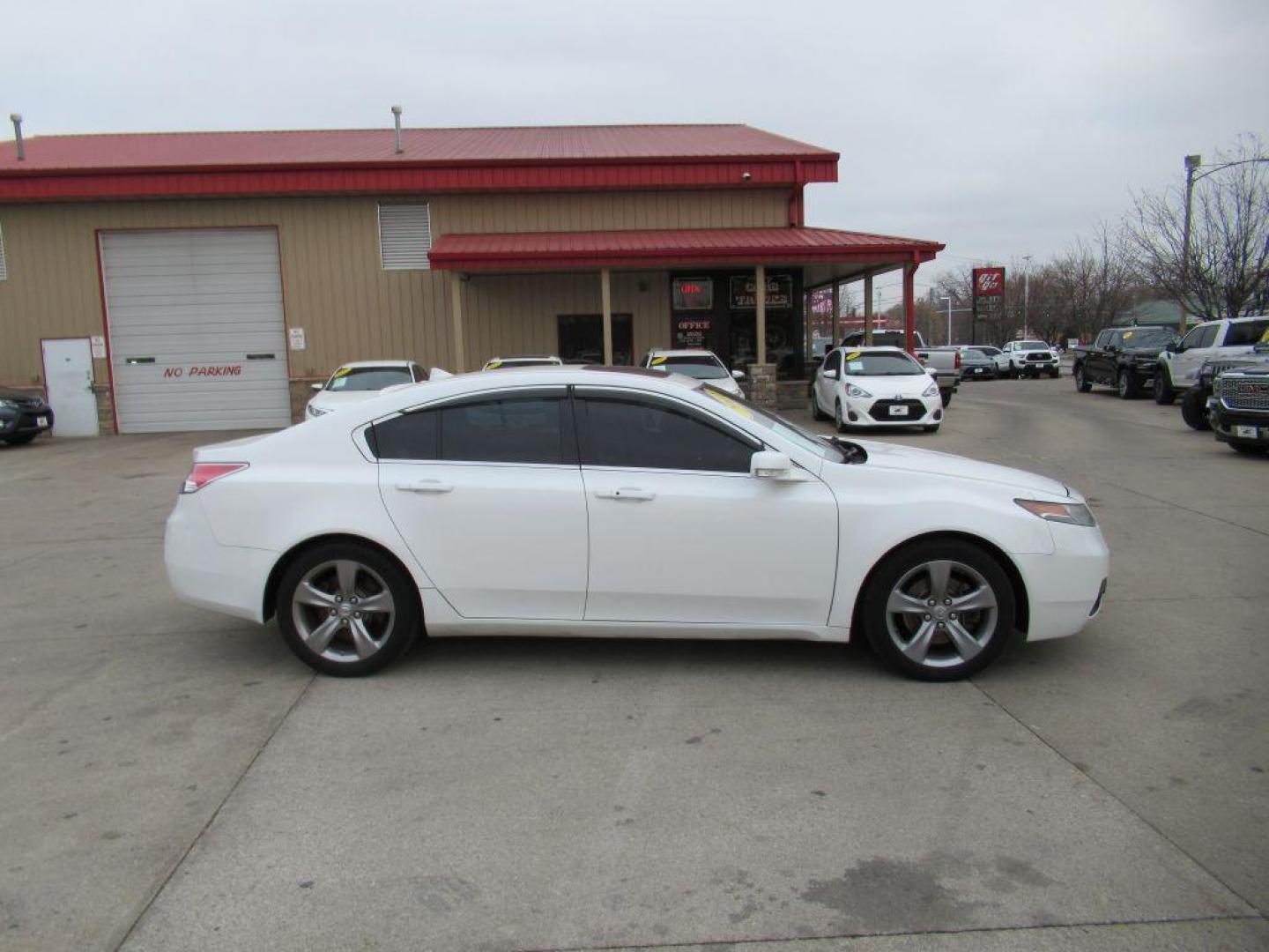 2012 WHITE ACURA TL (19UUA9F54CA) with an 3.7L engine, Automatic transmission, located at 908 SE 14th Street, Des Moines, IA, 50317, (515) 281-0330, 41.580303, -93.597046 - Photo#3