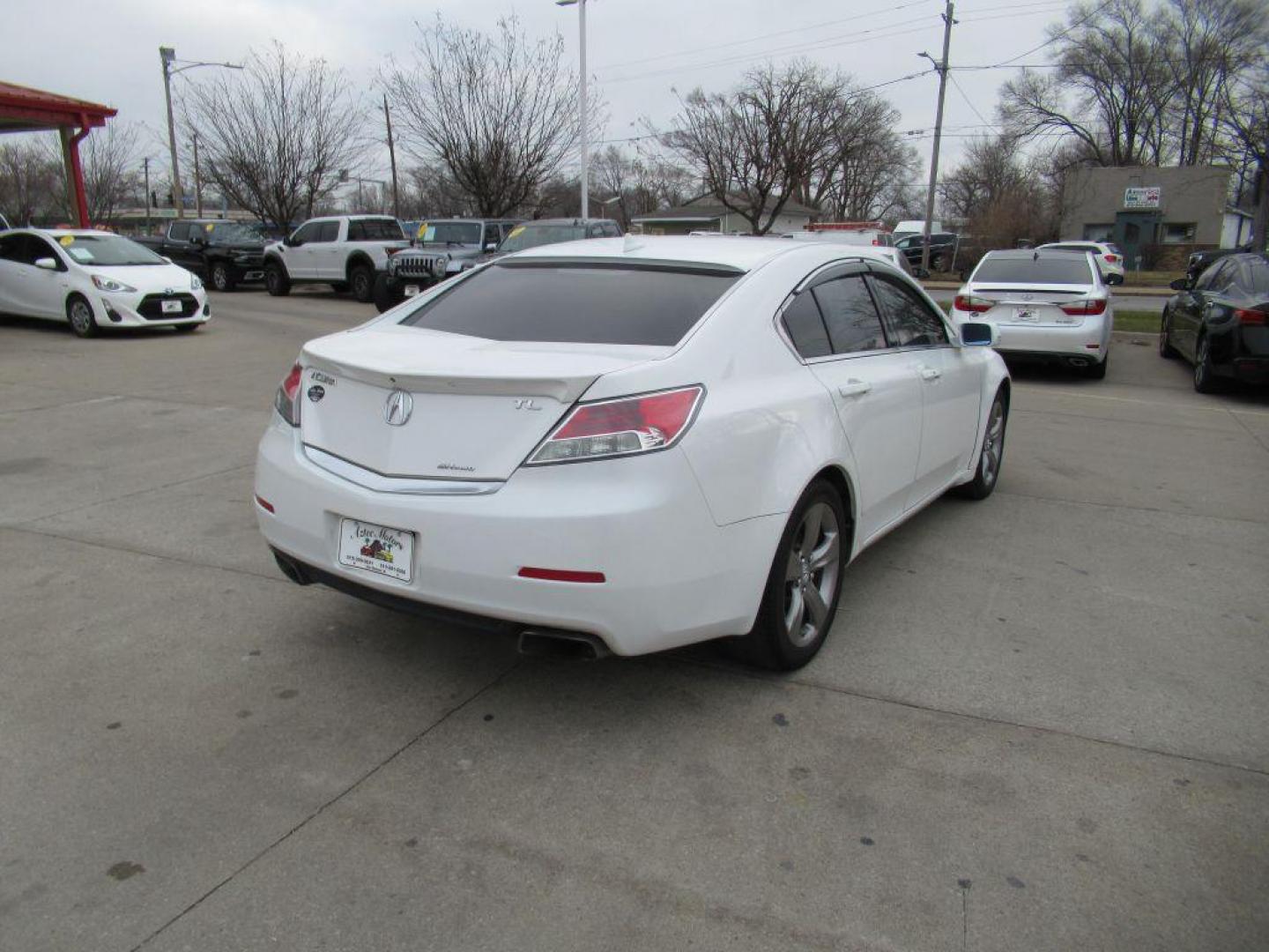 2012 WHITE ACURA TL (19UUA9F54CA) with an 3.7L engine, Automatic transmission, located at 908 SE 14th Street, Des Moines, IA, 50317, (515) 281-0330, 41.580303, -93.597046 - Photo#4