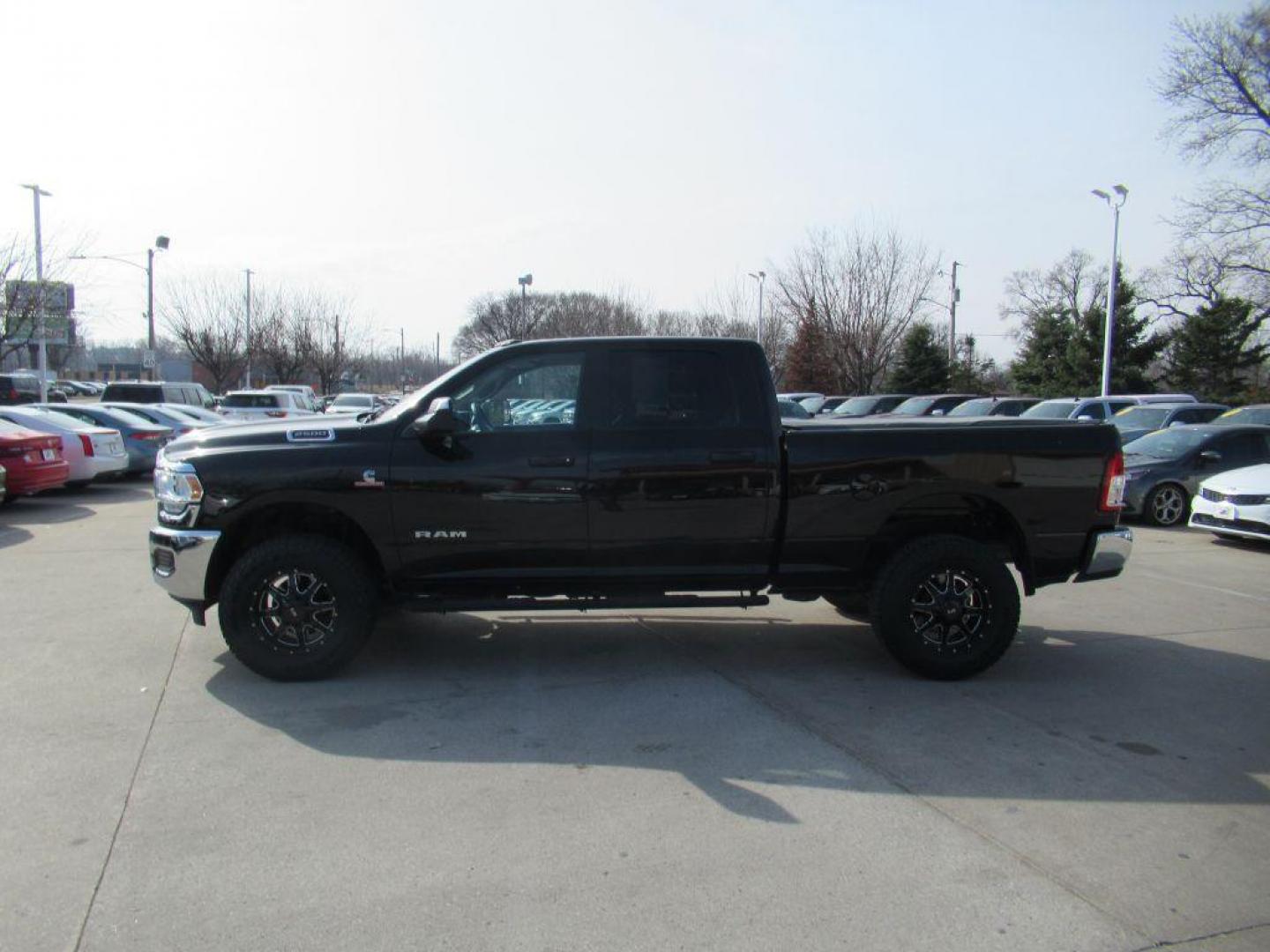 2020 BLACK RAM 2500 TRADESMAN (3C6UR5CL0LG) with an 6.7L engine, Automatic transmission, located at 908 SE 14th Street, Des Moines, IA, 50317, (515) 281-0330, 41.580303, -93.597046 - Photo#7