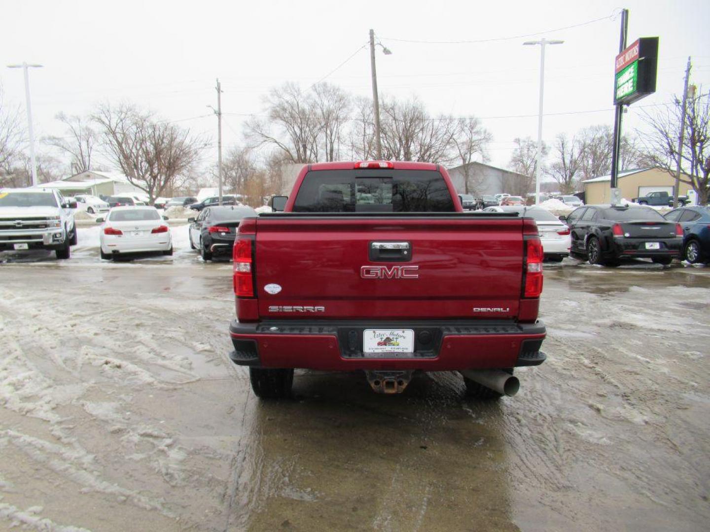 2019 RED GMC SIERRA 2500 DENALI (1GT12SEY5KF) with an 6.6L engine, Automatic transmission, located at 908 SE 14th Street, Des Moines, IA, 50317, (515) 281-0330, 41.580303, -93.597046 - Photo#5