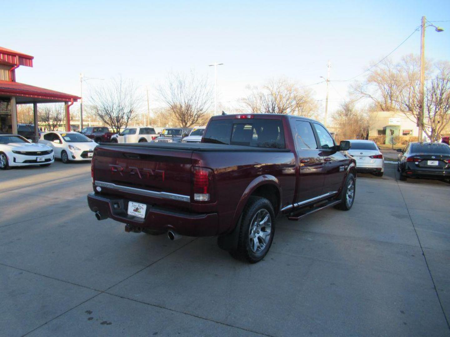 2018 RED RAM 1500 LONGHORN (1C6RR7WTXJS) with an 5.7L engine, Automatic transmission, located at 908 SE 14th Street, Des Moines, IA, 50317, (515) 281-0330, 41.580303, -93.597046 - Photo#4