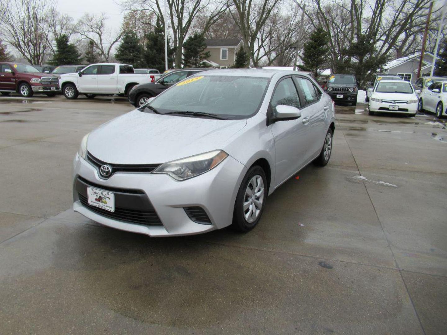 2015 SILVER TOYOTA COROLLA L (2T1BURHE9FC) with an 1.8L engine, Automatic transmission, located at 908 SE 14th Street, Des Moines, IA, 50317, (515) 281-0330, 41.580303, -93.597046 - Photo#0