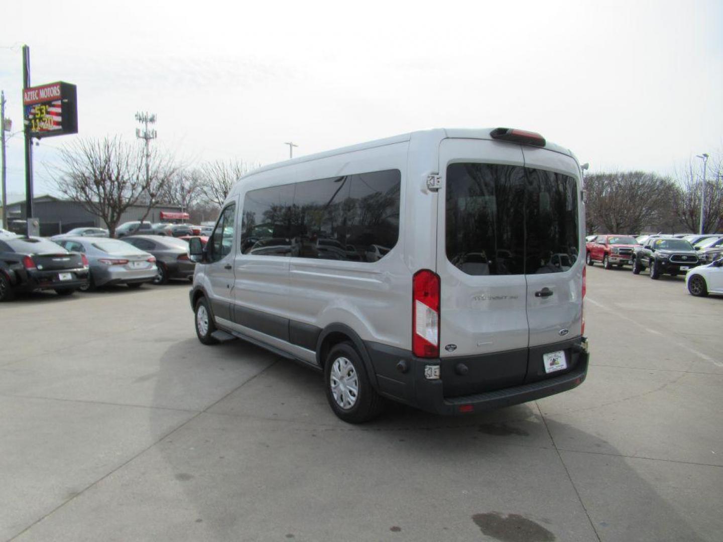 2018 SILVER FORD TRANSIT T-350 (1FBAX2CG6JK) with an 3.5L engine, Automatic transmission, located at 908 SE 14th Street, Des Moines, IA, 50317, (515) 281-0330, 41.580303, -93.597046 - Photo#6