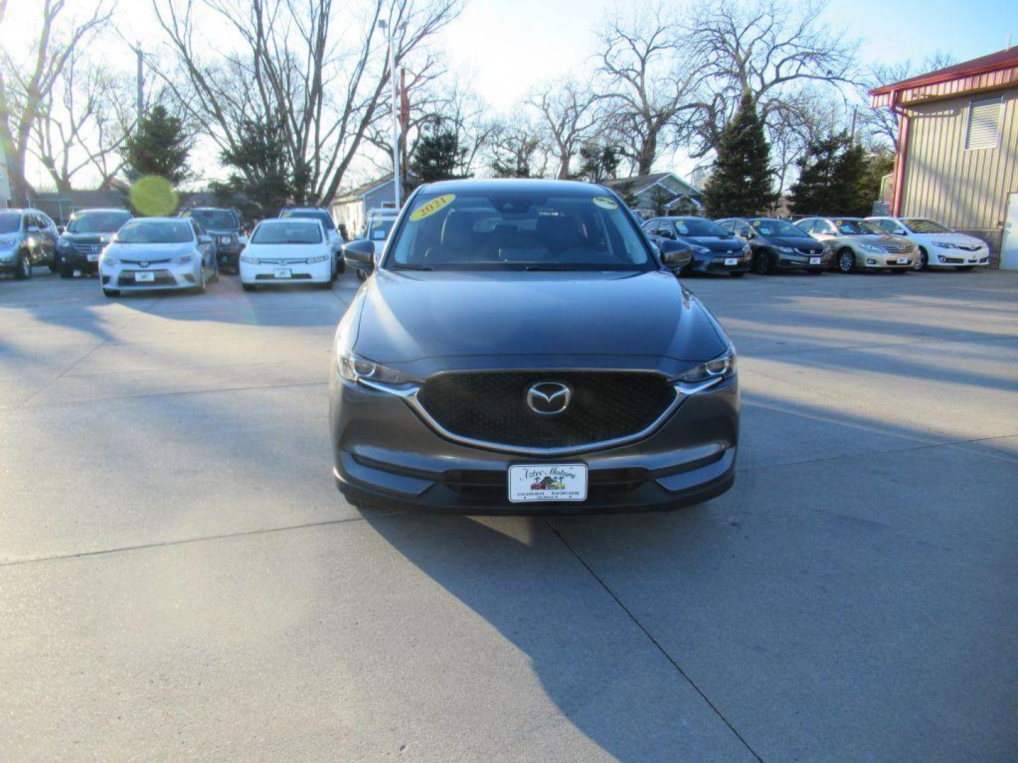 2021 GRAY MAZDA CX-5 TOURING (JM3KFBCM8M0) with an 2.5L engine, Automatic transmission, located at 908 SE 14th Street, Des Moines, IA, 50317, (515) 281-0330, 41.580303, -93.597046 - Photo#1