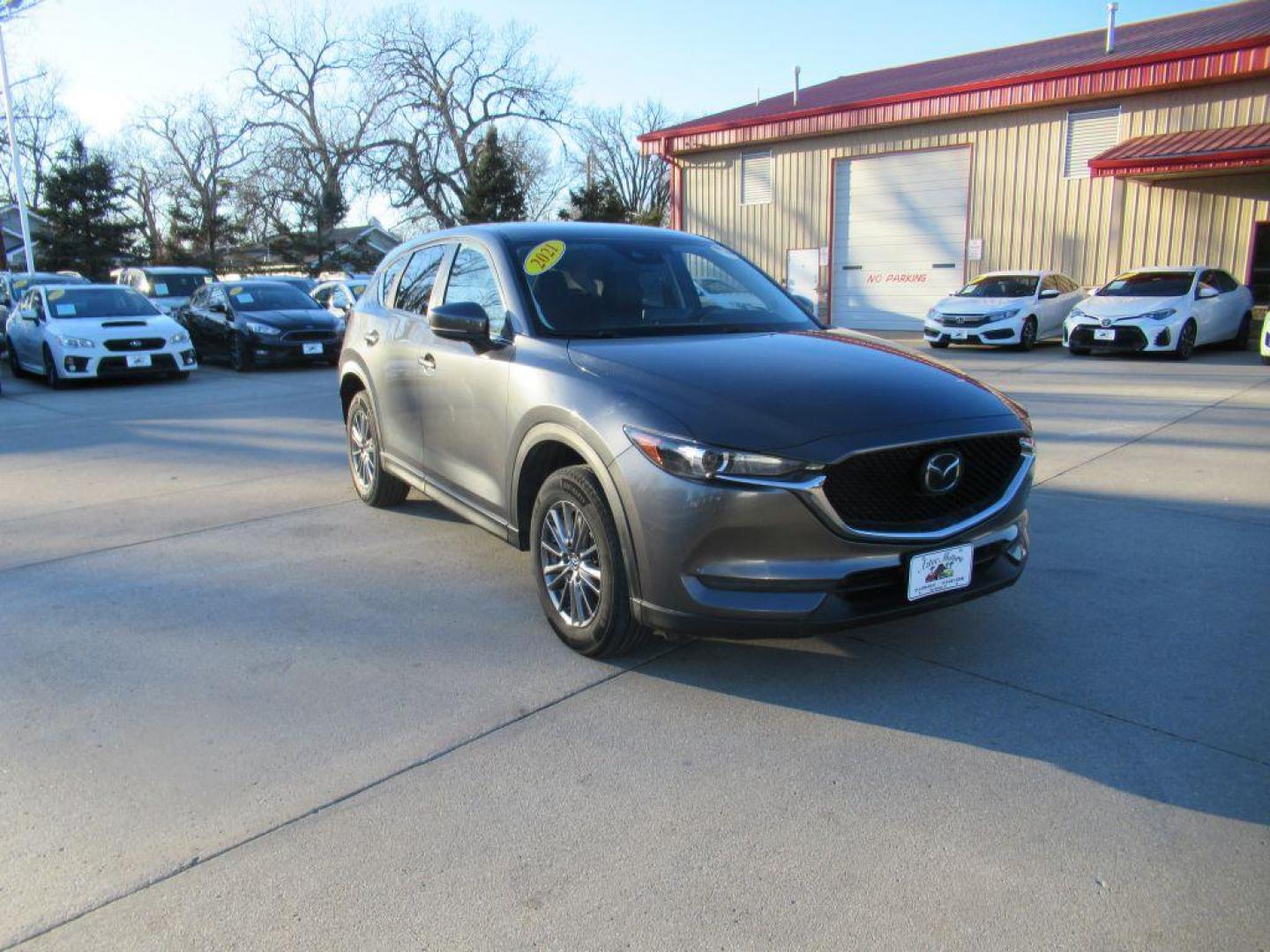 2021 GRAY MAZDA CX-5 TOURING (JM3KFBCM8M0) with an 2.5L engine, Automatic transmission, located at 908 SE 14th Street, Des Moines, IA, 50317, (515) 281-0330, 41.580303, -93.597046 - Photo#2