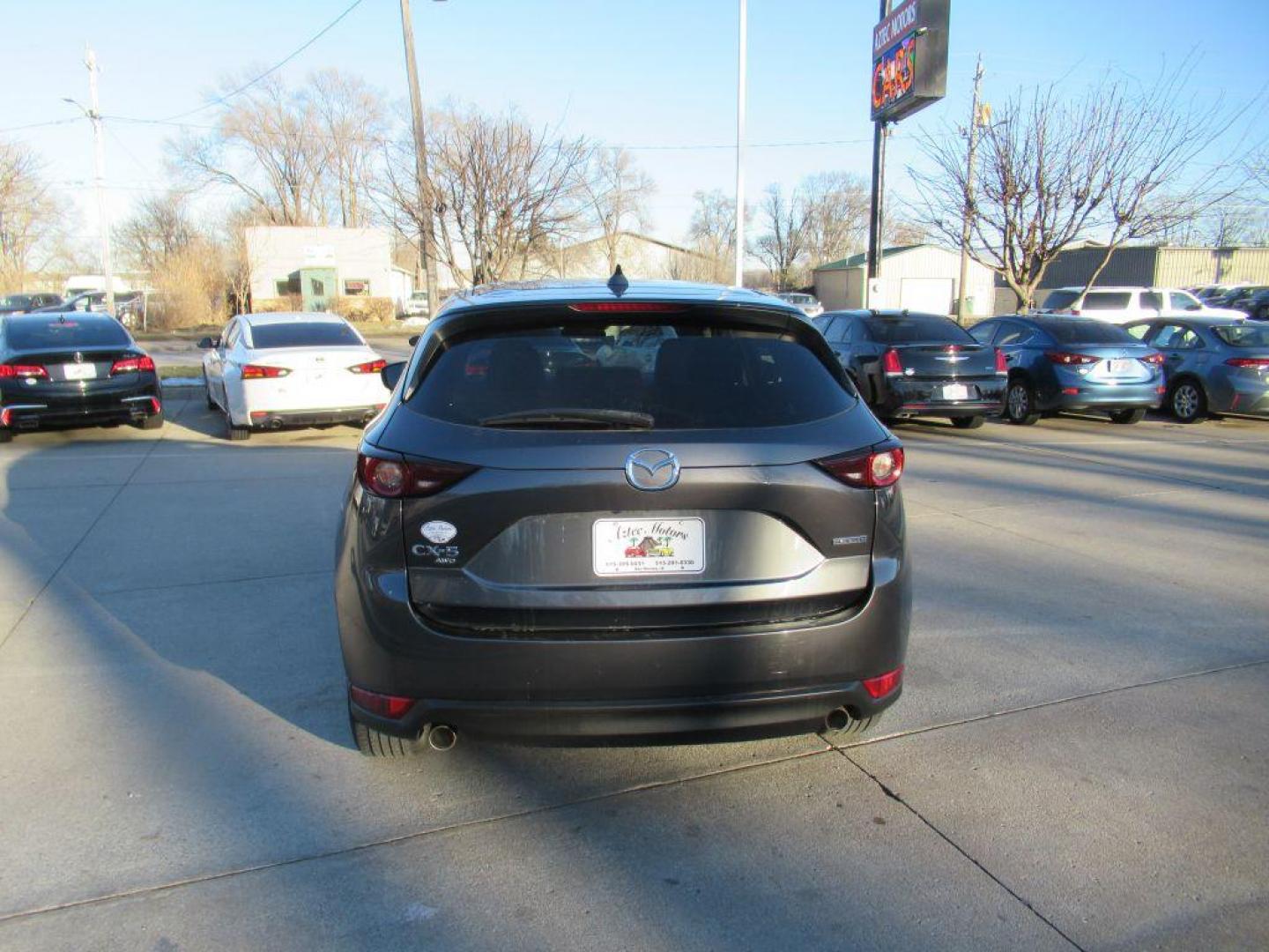 2021 GRAY MAZDA CX-5 TOURING (JM3KFBCM8M0) with an 2.5L engine, Automatic transmission, located at 908 SE 14th Street, Des Moines, IA, 50317, (515) 281-0330, 41.580303, -93.597046 - Photo#5