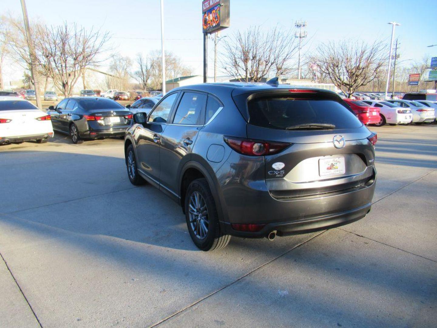 2021 GRAY MAZDA CX-5 TOURING (JM3KFBCM8M0) with an 2.5L engine, Automatic transmission, located at 908 SE 14th Street, Des Moines, IA, 50317, (515) 281-0330, 41.580303, -93.597046 - Photo#6