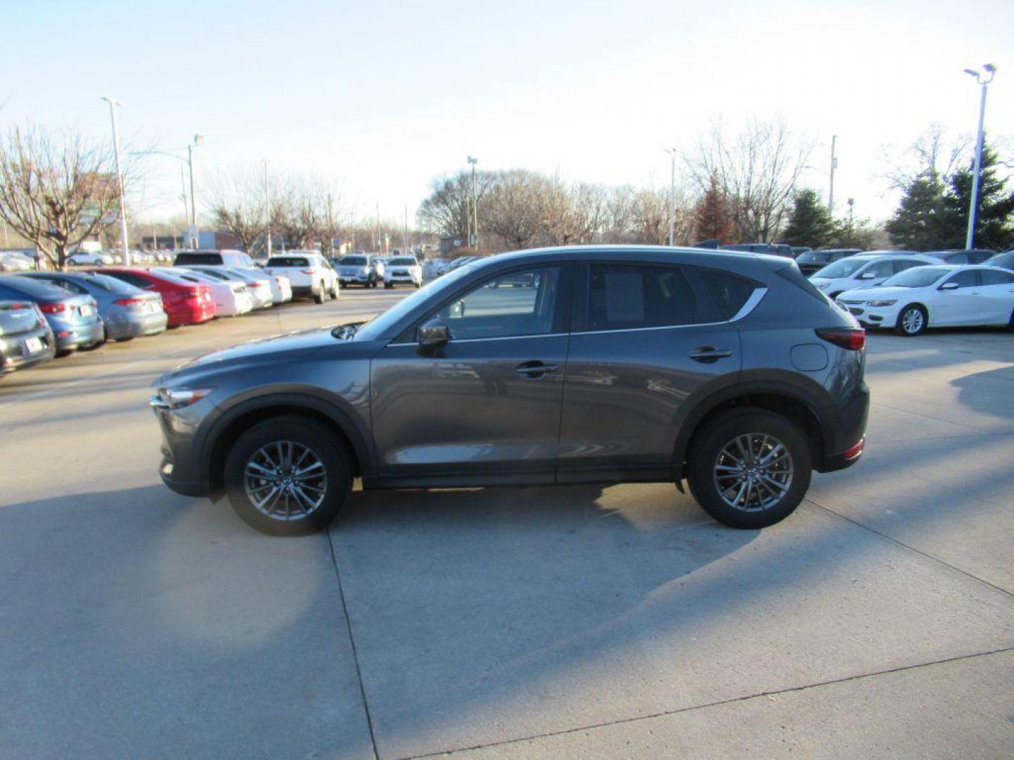 2021 GRAY MAZDA CX-5 TOURING (JM3KFBCM8M0) with an 2.5L engine, Automatic transmission, located at 908 SE 14th Street, Des Moines, IA, 50317, (515) 281-0330, 41.580303, -93.597046 - Photo#7