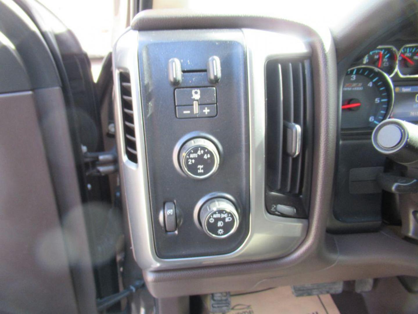 2014 BROWN CHEVROLET SILVERADO 1500 LT (3GCUKREC5EG) with an 5.3L engine, Automatic transmission, located at 908 SE 14th Street, Des Moines, IA, 50317, (515) 281-0330, 41.580303, -93.597046 - Photo#23