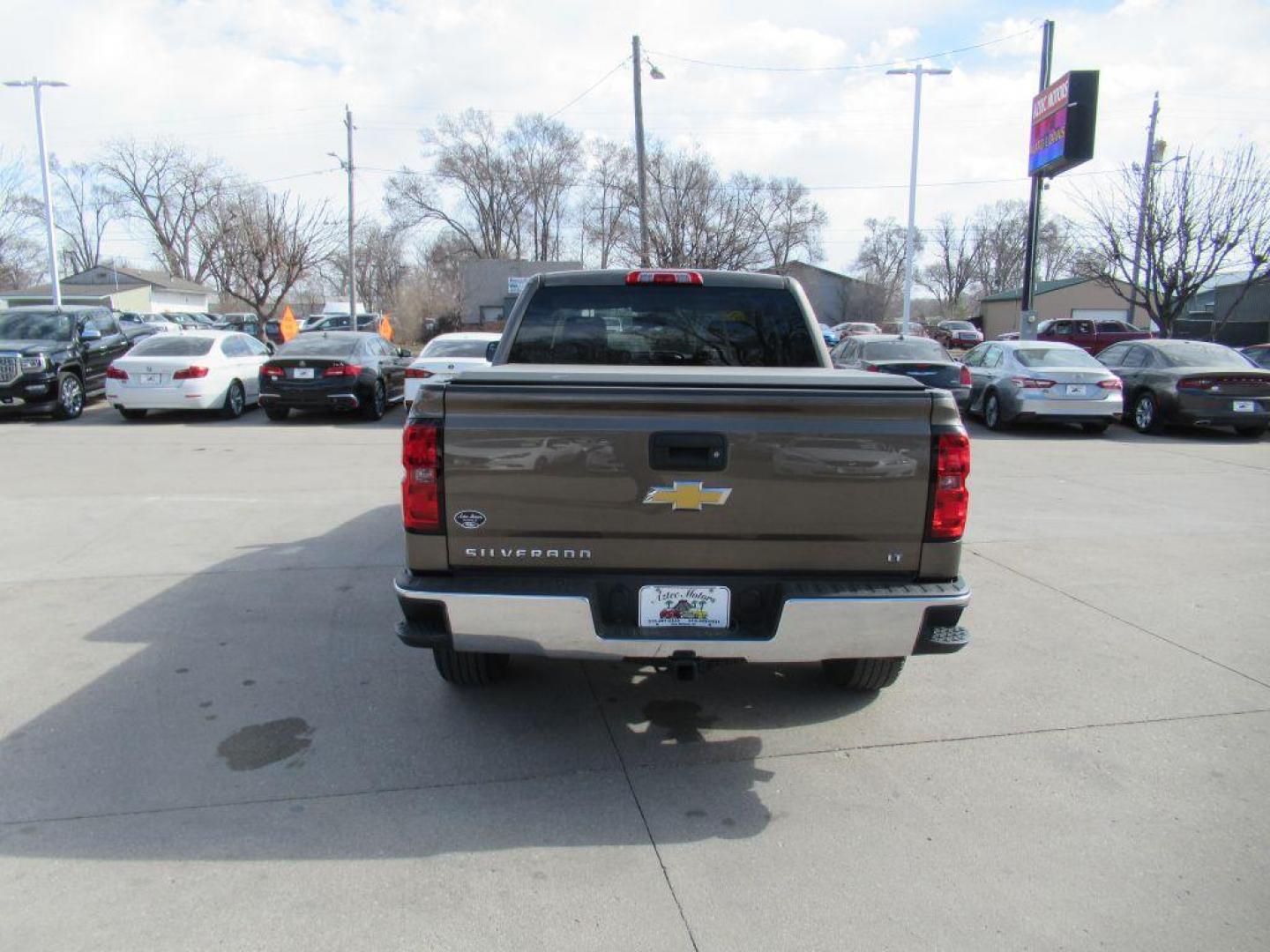 2014 BROWN CHEVROLET SILVERADO 1500 LT (3GCUKREC5EG) with an 5.3L engine, Automatic transmission, located at 908 SE 14th Street, Des Moines, IA, 50317, (515) 281-0330, 41.580303, -93.597046 - Photo#5