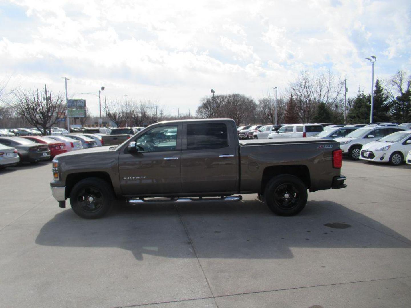 2014 BROWN CHEVROLET SILVERADO 1500 LT (3GCUKREC5EG) with an 5.3L engine, Automatic transmission, located at 908 SE 14th Street, Des Moines, IA, 50317, (515) 281-0330, 41.580303, -93.597046 - Photo#7