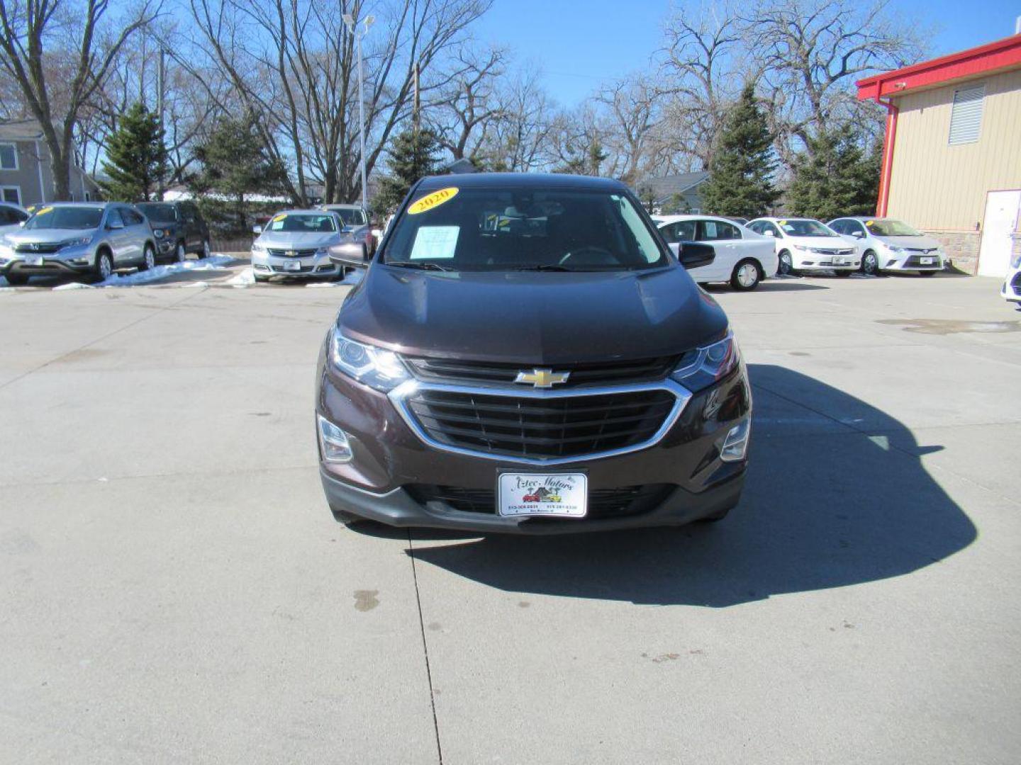 2020 BROWN CHEVROLET EQUINOX LT (2GNAXUEV9L6) with an 1.5L engine, Automatic transmission, located at 908 SE 14th Street, Des Moines, IA, 50317, (515) 281-0330, 41.580303, -93.597046 - Photo#1