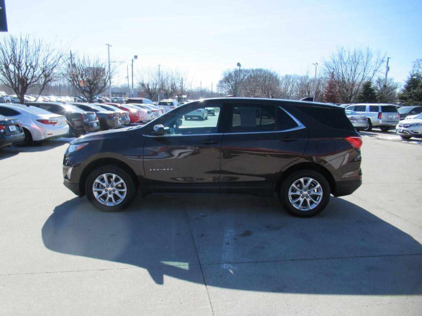 2020 BROWN CHEVROLET EQUINOX LT (2GNAXUEV9L6) with an 1.5L engine, Automatic transmission, located at 908 SE 14th Street, Des Moines, IA, 50317, (515) 281-0330, 41.580303, -93.597046 - Photo#7