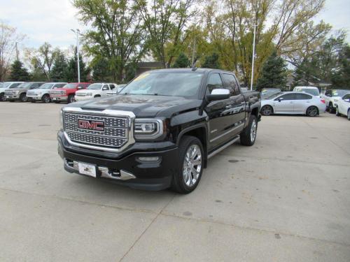 2017 GMC SIERRA 4DR