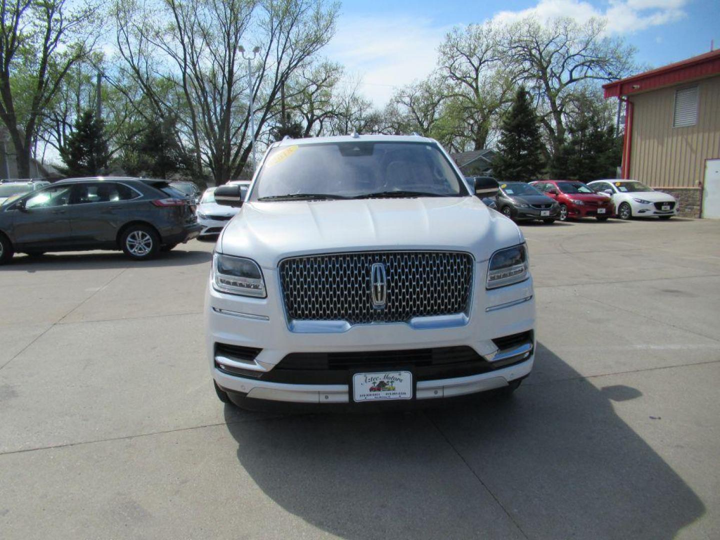 2018 WHITE LINCOLN NAVIGATOR RESERVE (5LMJJ2LT4JE) with an 3.5L engine, Automatic transmission, located at 908 SE 14th Street, Des Moines, IA, 50317, (515) 281-0330, 41.580303, -93.597046 - Photo#1