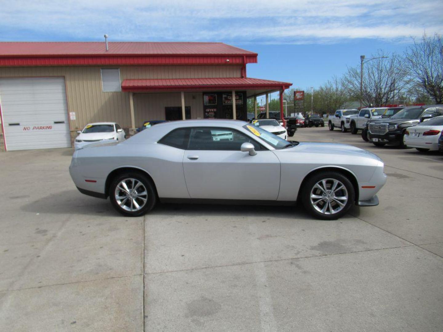 2020 SILVER DODGE CHALLENGER GT (2C3CDZKGXLH) with an 3.6L engine, Automatic transmission, located at 908 SE 14th Street, Des Moines, IA, 50317, (515) 281-0330, 41.580303, -93.597046 - Photo#3