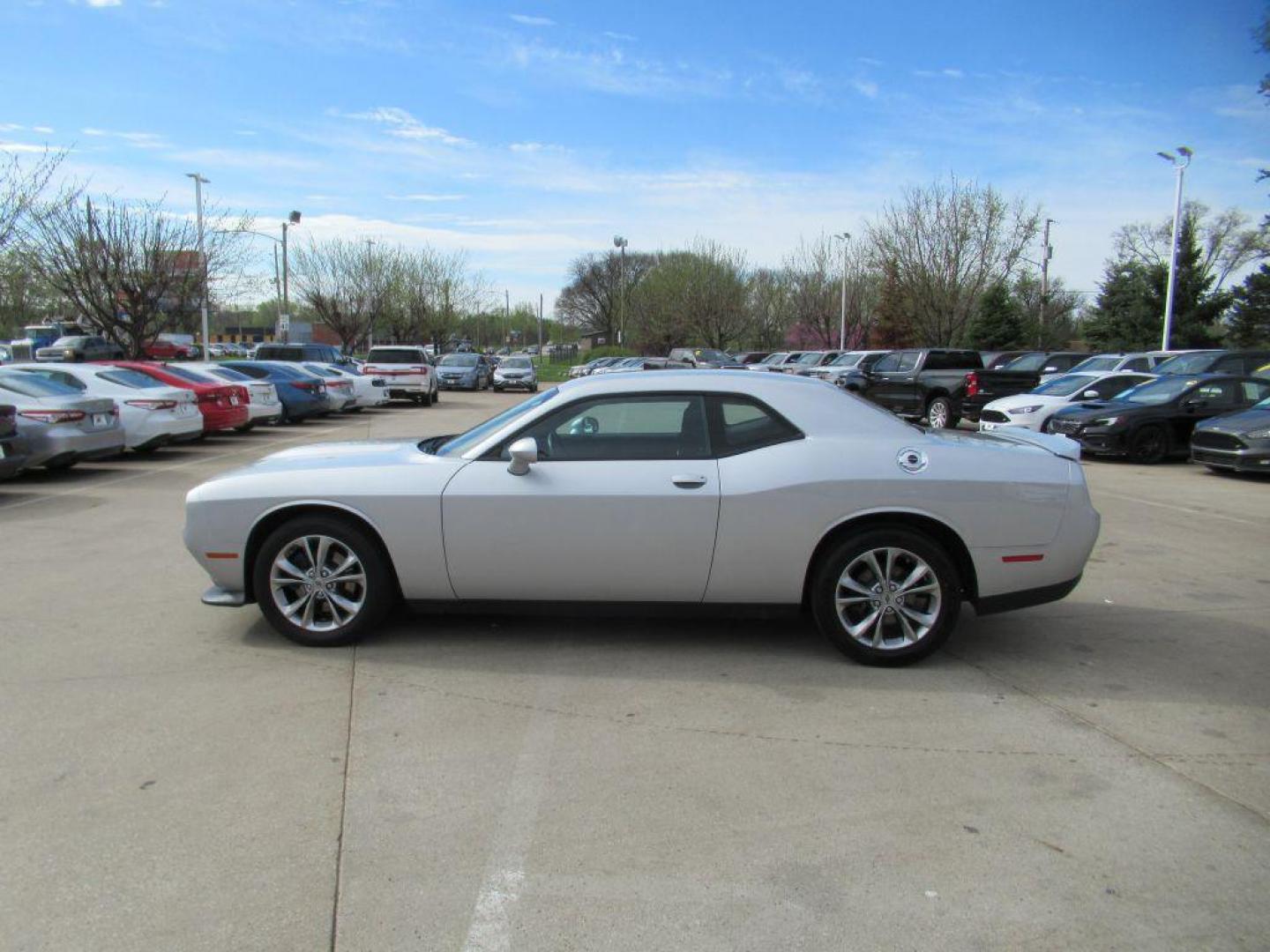 2020 SILVER DODGE CHALLENGER GT (2C3CDZKGXLH) with an 3.6L engine, Automatic transmission, located at 908 SE 14th Street, Des Moines, IA, 50317, (515) 281-0330, 41.580303, -93.597046 - Photo#7