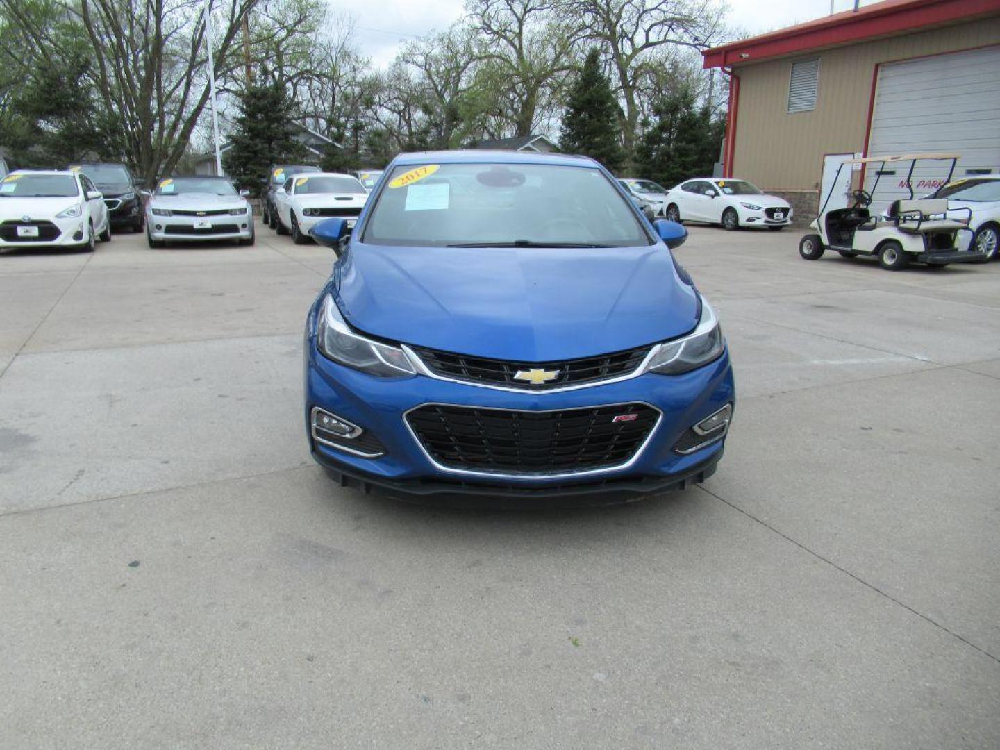 2017 BLUE CHEVROLET CRUZE PREMIER (1G1BF5SM0H7) with an 1.4L engine, Automatic transmission, located at 908 SE 14th Street, Des Moines, IA, 50317, (515) 281-0330, 41.580303, -93.597046 - Photo#1